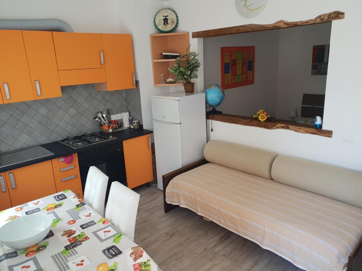 Casa Vacanze L'Agrifoglio Bed and Breakfast Magliolo Εξωτερικό φωτογραφία