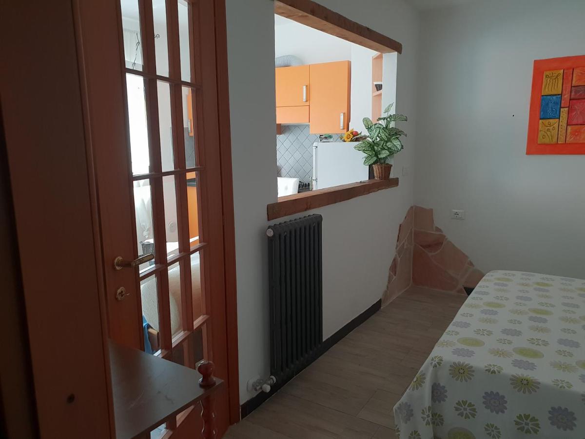 Casa Vacanze L'Agrifoglio Bed and Breakfast Magliolo Εξωτερικό φωτογραφία