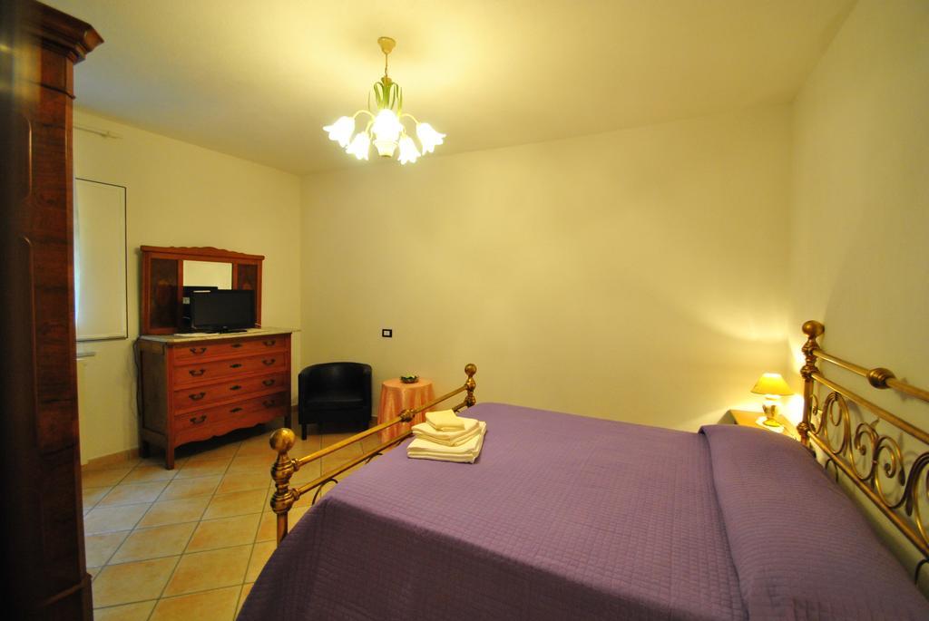 Casa Vacanze L'Agrifoglio Bed and Breakfast Magliolo Δωμάτιο φωτογραφία