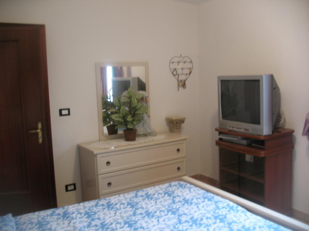 Casa Vacanze L'Agrifoglio Bed and Breakfast Magliolo Δωμάτιο φωτογραφία